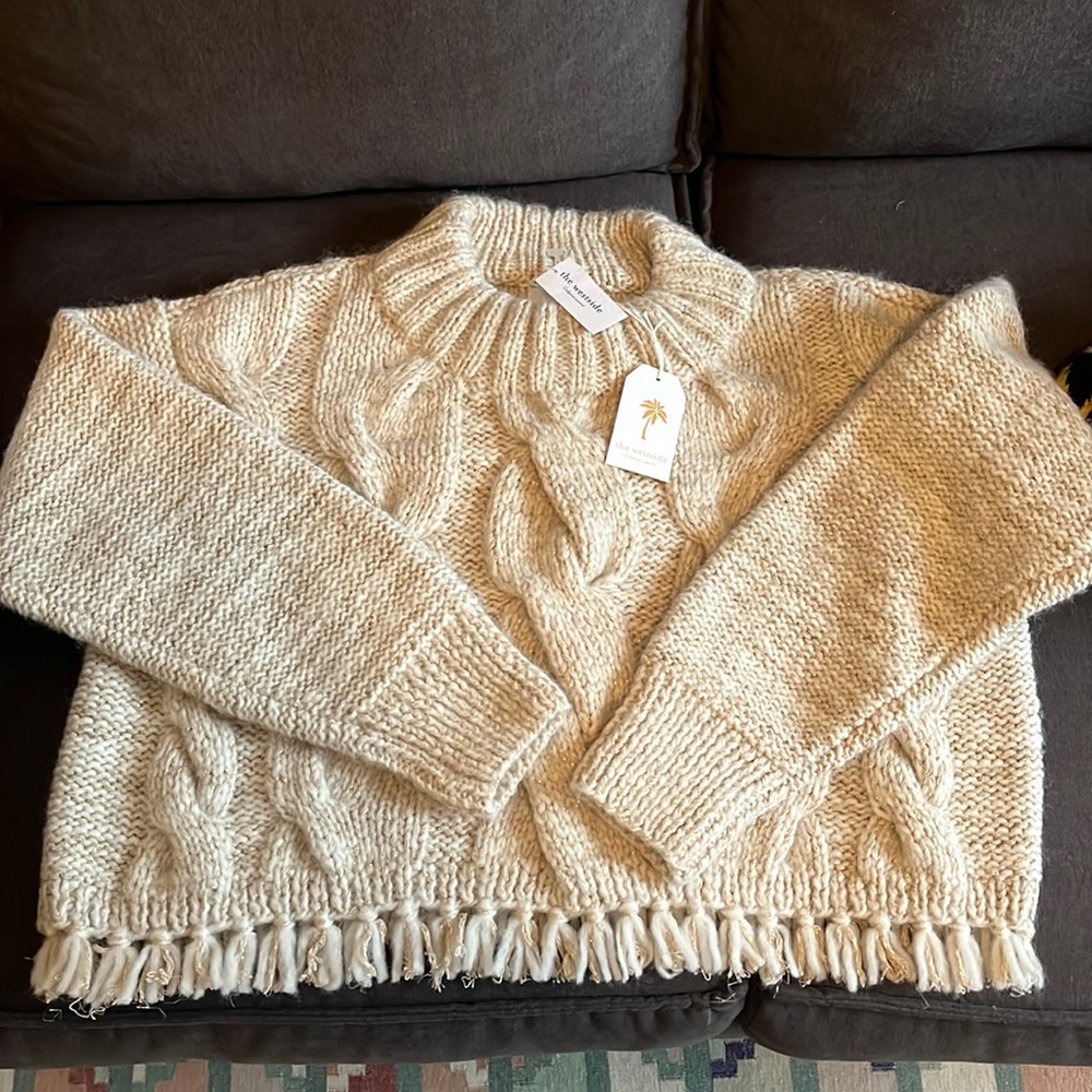 Westside Betsy Pullover